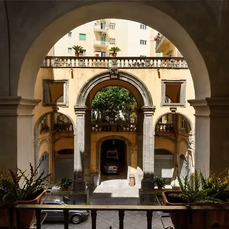 Couette-café Sarracino Relais 4*