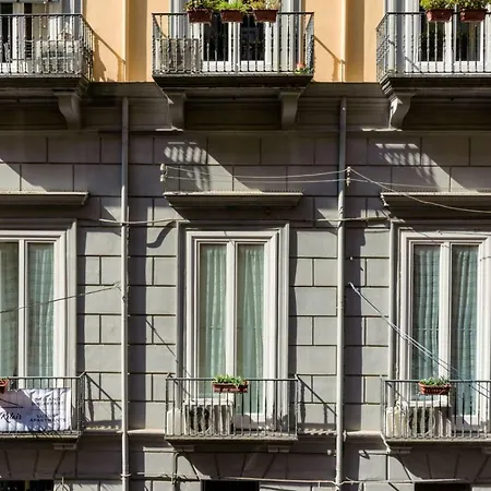 Couette-café Sarracino Relais 4*