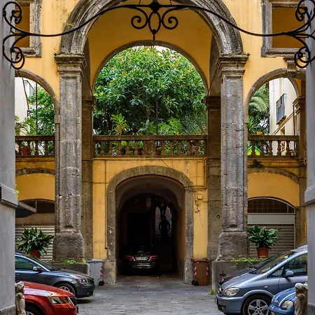 לינה וארוחת בוקר Sarracino Relais נאפולי