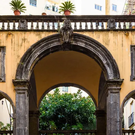 לינה וארוחת בוקר Sarracino Relais 4*